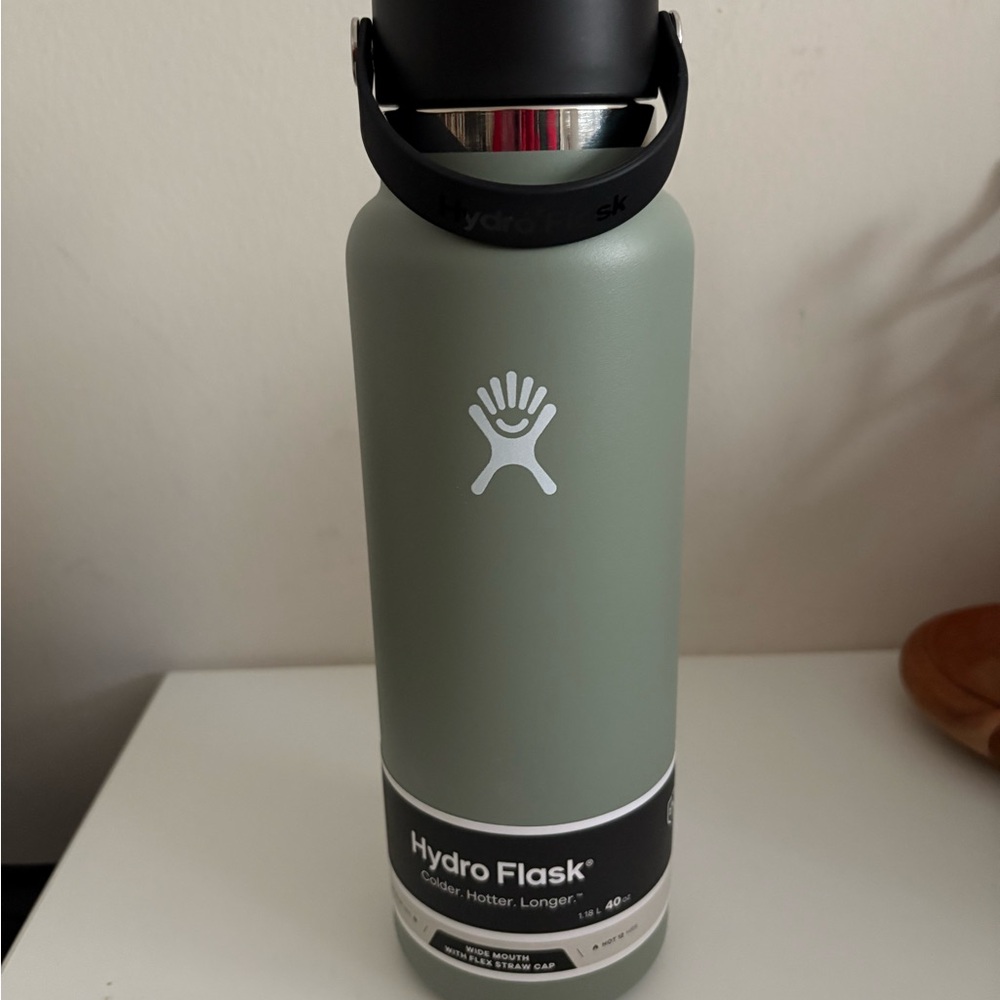 🍀HYDRO FLASK- Engraved Wide Mouth Bottle with Flex Straw Cap, 40 oz